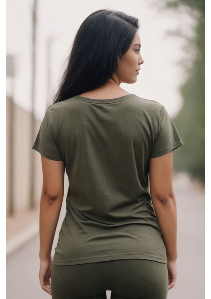 Panda Baskılı Haki Bisiklet Yaka Tişört fiyatları