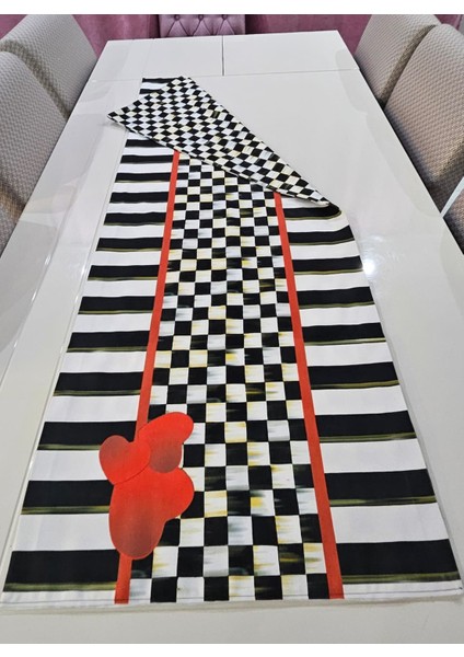 Damalı Kalp Desenli Runner