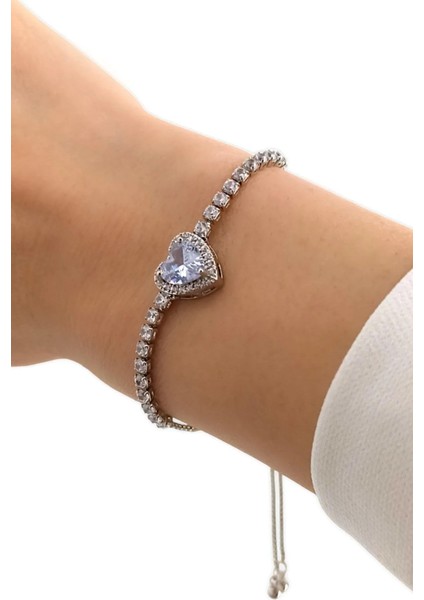 Çelik Kadın Bileklik – Asansörlü Su Yolu Kalp Detaylı, Zarif ve Dayanıklı Tasarım fiyatları