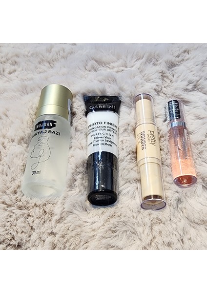 💄 4’lü Makyaj Başlangıç Seti – Profesyonel Görünüm Tek Kutuda!