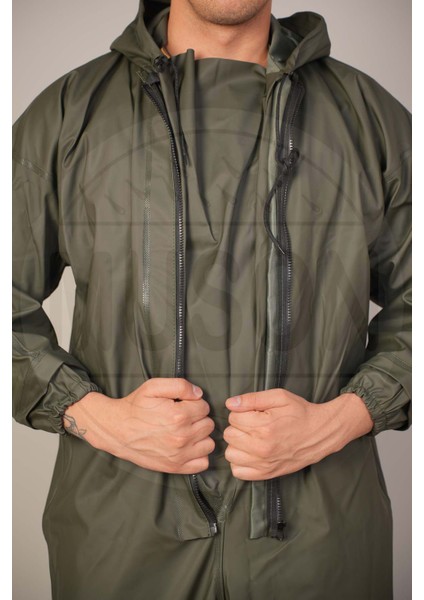 Su Geçirmez Yeşil Boy Tulum Yağmurluk – Fermuarlı Kapüşonlu Çizme Entegreli Tek Parça Koruyucu Giysi – Balıkçılık, Tarım, Inşaat ve Yağmurlu Havalarda Dış Mekan Kullanımına Uygun modelleri
