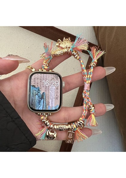 Apple Watch Series 10 42MM/9 8 7 41MM/SE (2023) Se (2022) Se 6 5 4 40MM/3 2 1 38MM Örgü Halat Saat Kayışı ve Barış Kilidi Kolye Ucu - Renkli (Yurt Dışından) modelleri