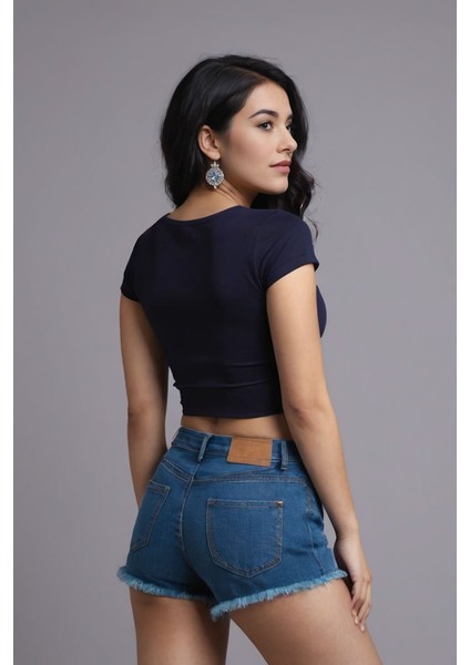 Tribal Kertenkele Baskılı Lacivert Crop Top fiyatları