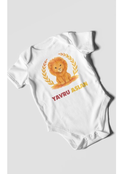 Yavru Aslan Baskılı Bebek Zıbını – Çıtçıtlı Body 8 Renk | %100 Pamuk Kısa Kol modelleri