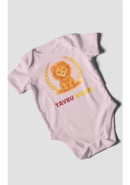 Yavru Aslan Baskılı Bebek Zıbını – Çıtçıtlı Body 8 Renk | %100 Pamuk Kısa Kol modelleri