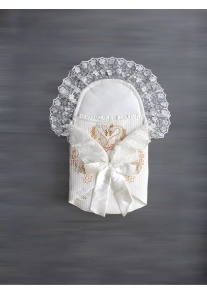 Yenidoğan Kuğu Nakışlı Avangard Kundak Bebek Battaniyesi Ekru