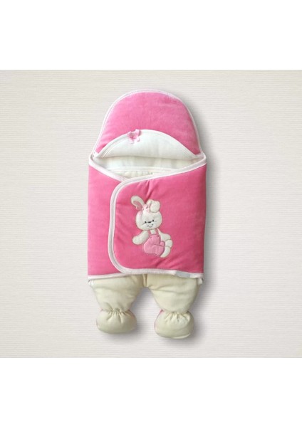 Yenidoğan Kadife Kumaş Ayıcık Nakışlı Şapkalı Kız Erkek Bebek Ayaklı Kundak Bebek Battaniyesi Pembe