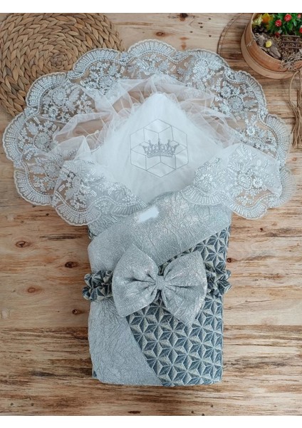 Yenidoğan Ultralüks Piramit Desenli Güpürlü Bebek Battaniyesi Kundak Gümüş