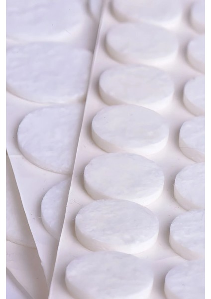 Yapışkanlı Mobilya Masa Sandalye Parke Zemin Ayak Koruyucu Kaydırmaz Keçesi 20 mm (100'LÜ Paket) fiyatları