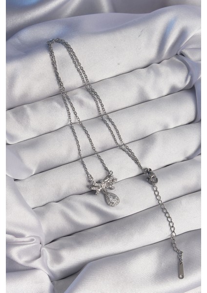 316L Çelik Gümüş Renk Fiyonk Detaylı Zirkon Taşlı Damla Model Kolye fiyatları