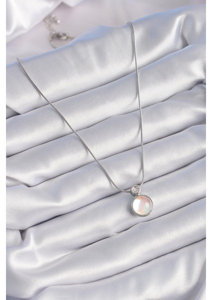 316L Çelik Gümüş Renk Beyaz Sedefli Vintage Model Kadın Kolye fiyatları