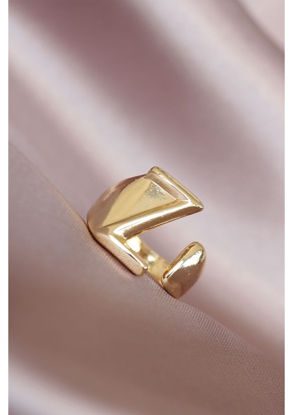 Z Harfli Altın Renk Ayarlamalı Metal Kadın Yüzük