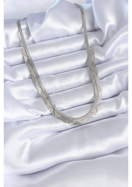 316L Çelik Gümüş Renk Italyan Zincir Üçgen Model Kadın Kolye fiyatları