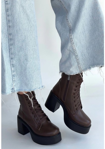 Tsan Kahverengi Cilt Bağcıklı Topuklu Bot modelleri