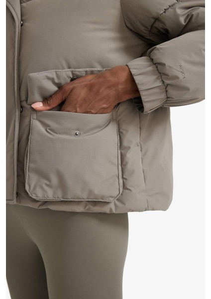 Su İtici Oversize Fit Geniş Kalıp Dik Yaka Fermuarlı Çıtçıtlı Cepli Şişme Mont E9266AX25WN