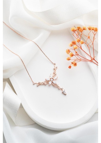 925 Ayar Lotus Çiçeği Sarmaşık Gümüş Kolye