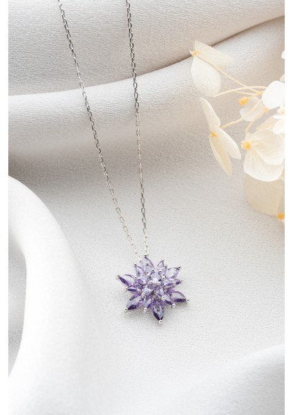 925 Ayar Gümüş Lila Lotus Çiçeği Kolye