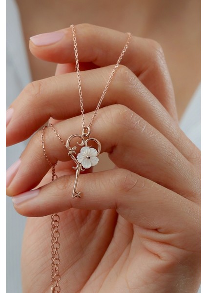 925 Ayar Gümüş Sedefli Gül Anahtar Kolye fiyatları