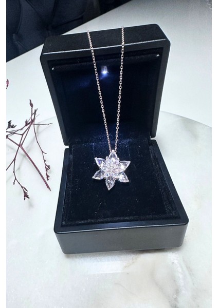 925 Ayar Gümüş Beyaz Lotus Çiçeği Kolye