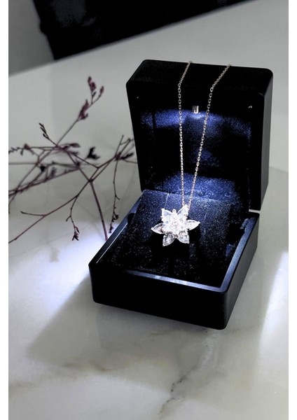 925 Ayar Gümüş Beyaz Lotus Çiçeği Kolye fiyatları