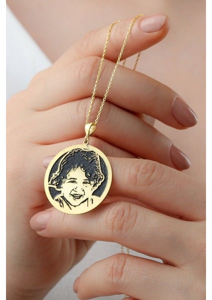 925 Ayar Gümüş Kişiye Özel Kazıma Resimli Kolye fiyatları