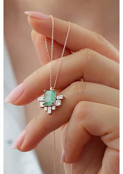 925 Ayar Gümüş Renkli Baget Taşlı Kolye fiyatları