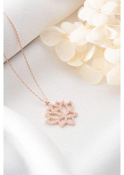925 Ayar Gümüş Rose Lotus Çiçeği Kolye fırsatları