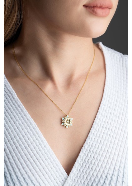 925 Ayar Gümüş Lotus Çiçeği Kolye fırsatları