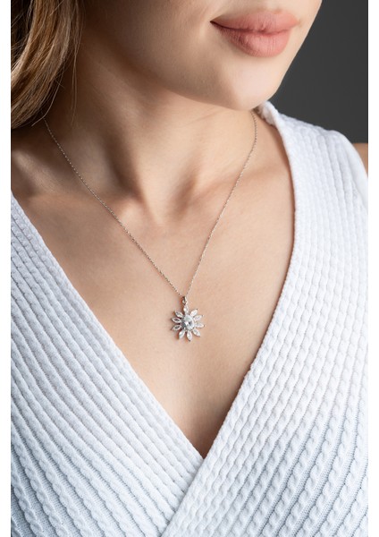 925 Ayar Gümüş Elmas Montür Damla Model Kolye