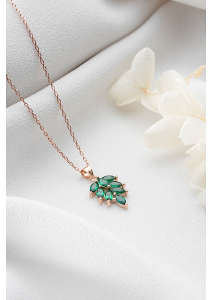 925 Ayar Gümüş Zümrüt Yeşili Yaprak Kolye fırsatları