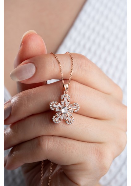 925 Ayar Gümüş Rose Baget Taşlı Çiçek Kolye fiyatları