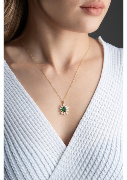 925 Ayar Gümüş Elmas Montür Zirkon Taşlı Kolye