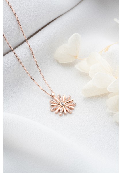 925 Ayar Gümüş Rose Zirkon Taşlı Çiçek Kolye fırsatları