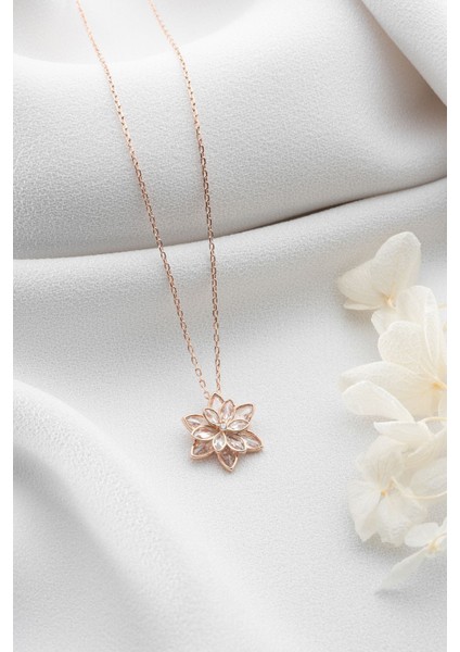 925 Ayar Gümüş Beyaz Lotus Çiçeği Kolye