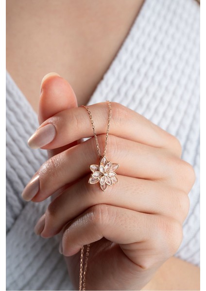 925 Ayar Gümüş Beyaz Lotus Çiçeği Kolye modelleri