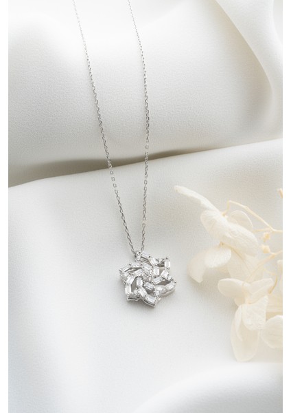 925 Ayar Gümüş Baget Taşlı Rüzgargülü Kolye modelleri