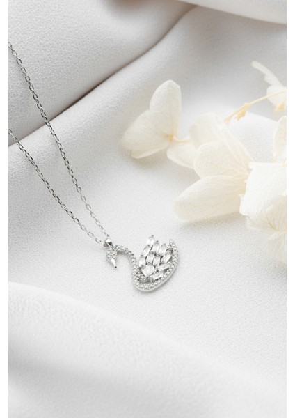 925 Ayar Gümüş Baget Taşlı Kuğu Kolye fırsatları