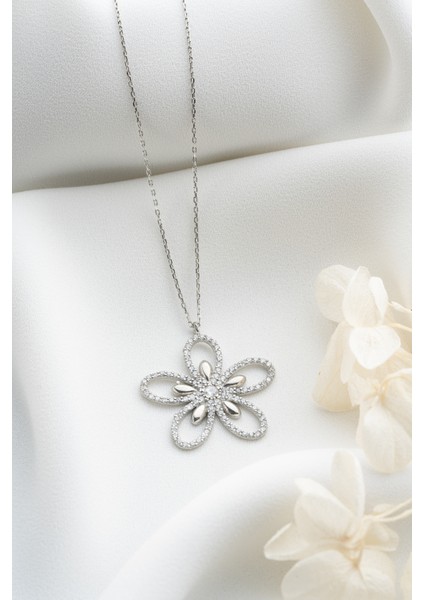 925 Ayar Gümüş Manolya Model Çiçek Kolye fiyatları