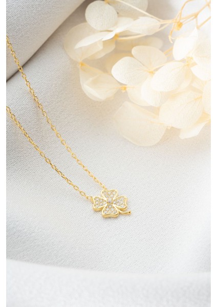 925 Ayar Gümüş Minimal Zirkon Taşlı Yonca Kolye fiyatları