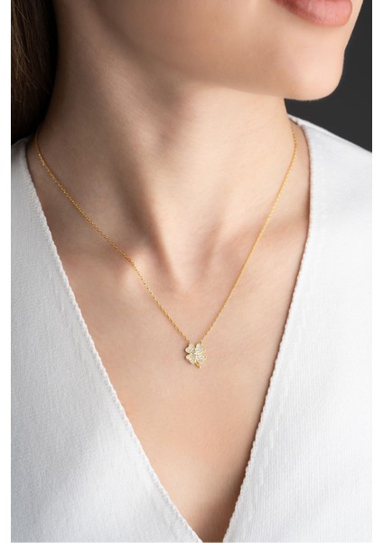 925 Ayar Gümüş Minimal Zirkon Taşlı Yonca Kolye fırsatları