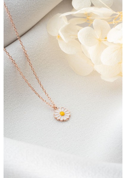 925 Ayar Gümüş Minimal Papatya Kolye fırsatları