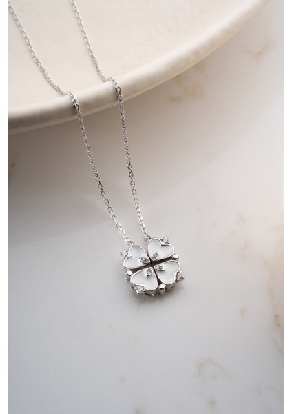 925 Ayar Gümüş Mıknatıslı Yonca Kolye fırsatları