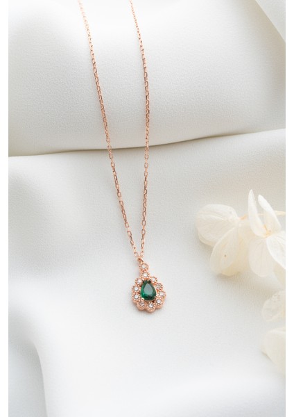 925 Ayar Gümüş Zümrüt Yeşili Damla Kolye