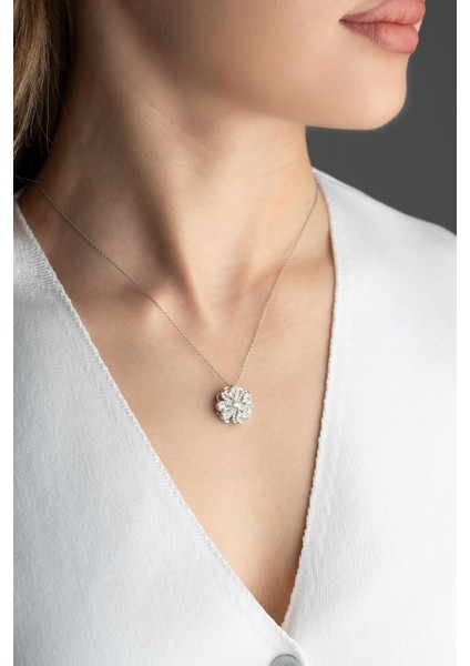 925 Ayar Dönen Yonca Gümüş Kolye