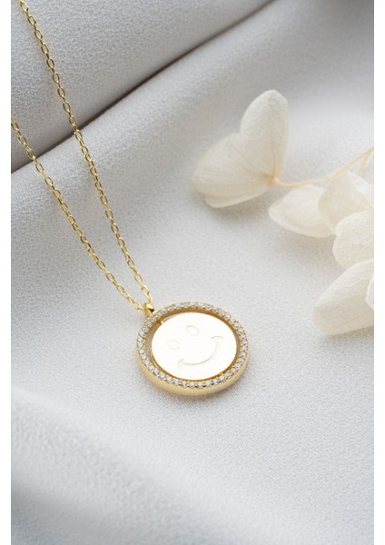 925 Ayar Gümüş Gold Dönebilen Gülen Yüz Kolye fırsatları