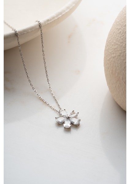 925 Ayar Gümüş Nergis Çiçeği Kolye indirimleri