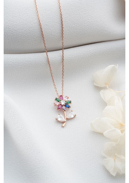 925 Ayar Gümüş Renkli Çiçek Kolye modelleri