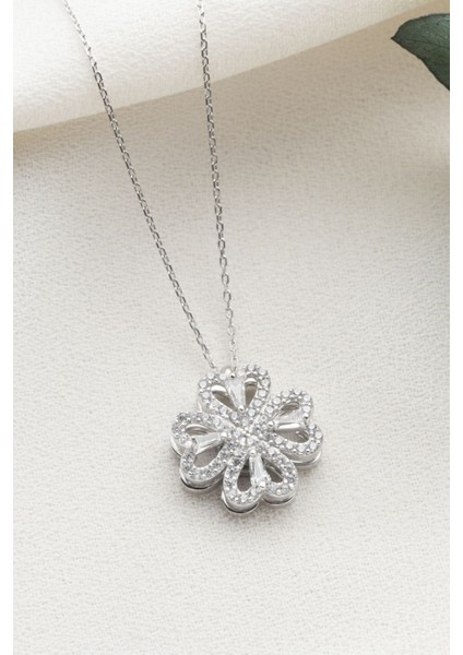 925 Ayar Dönen Dört Yapraklı Yonca Gümüş Kolye modelleri