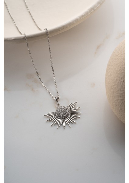 925 Ayar Gümüş Güneş Kolye fırsatları