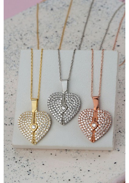 925 Ayar Gümüş Isimli Taşlı Açılır Kalp Kolye fırsatları